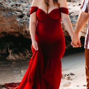 Maroon maternity dress with train